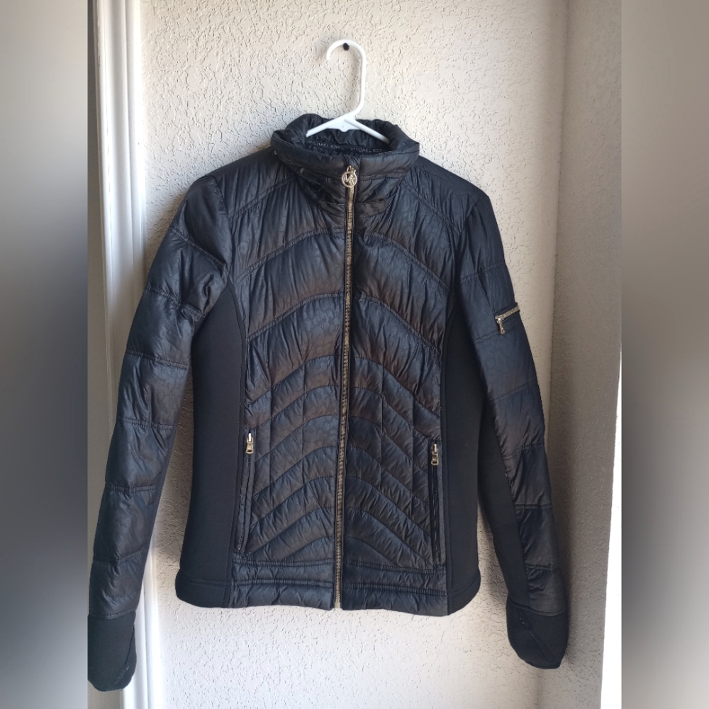 MICHEAL KORS women's black puffer jacket with gold zipper - Picture 2 of 6